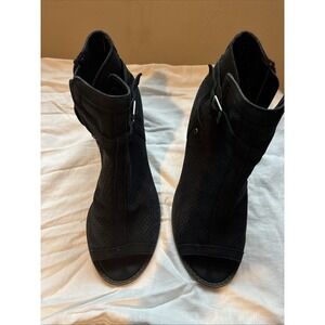 Vince Camuto Black Peep Toe  ‎ Wedge Heels size 9